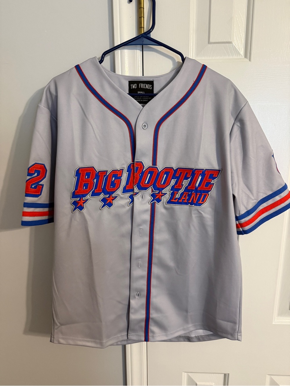 TWO FRIENDS Big Bootie Land Gray Baseball Jersey